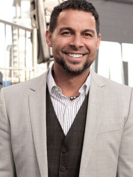 Jon Huertas